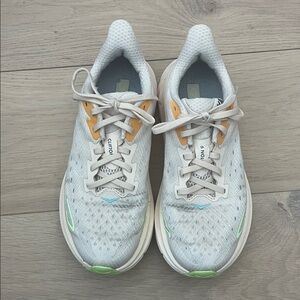 Hoka One One Clifton 9